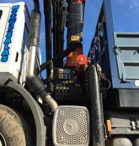 Camion pluma Mercedes Benz